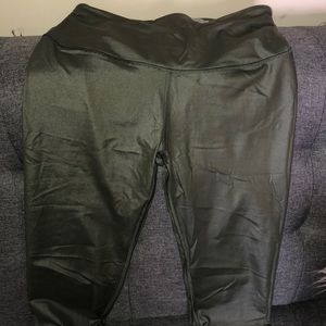 Knockout leggings by VICTORIA’s SECRET